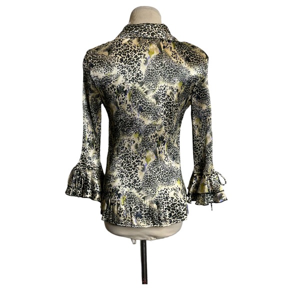 Essentials by Milano animal print pleated button blouse size Small - Picture 9 of 10
